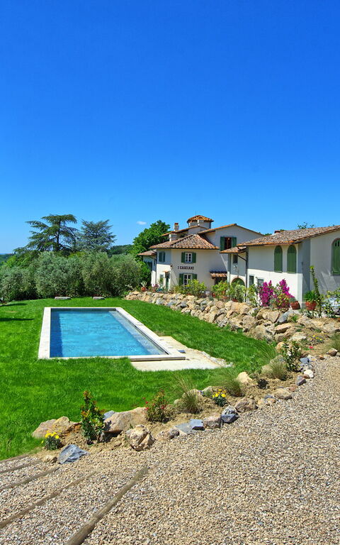 Villa Casciani: bassin, Extérieur