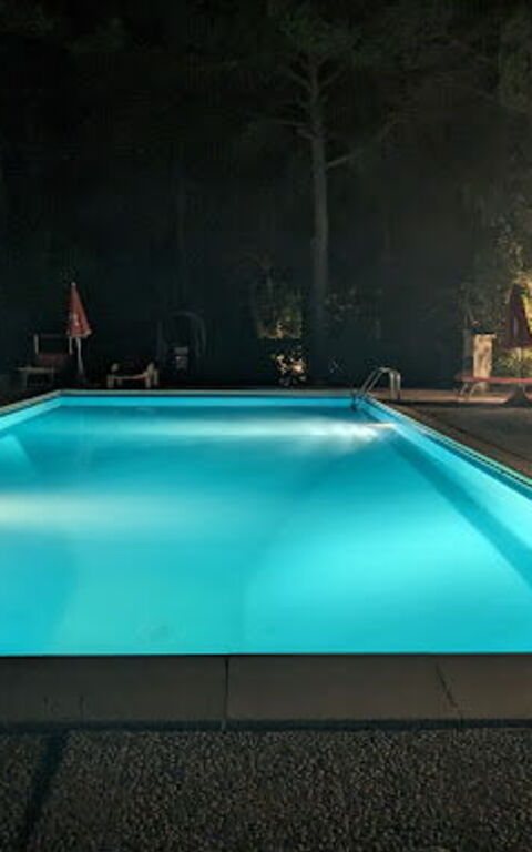 Leccino: bassin, Extérieur, Extérieurs