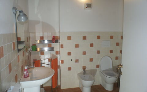 Logement Catola: Salle de bain