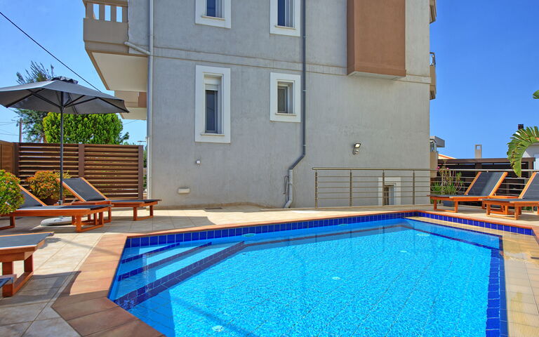 Villa Endless View: Automne, bassin, Été, Extérieur, Extérieurs, Printemps