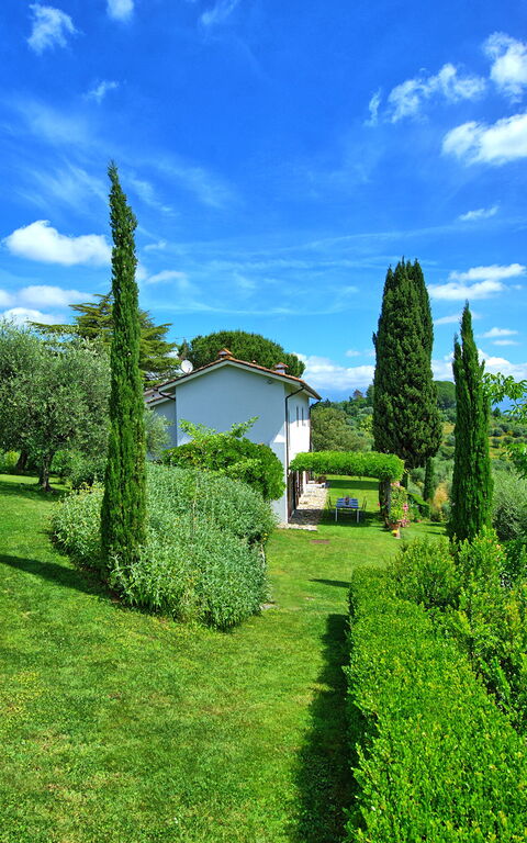 Villa Mami: Extérieur, Jardin, Vues