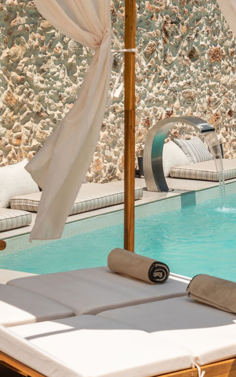 Villa Paul: bassin, Extérieur, Extérieurs