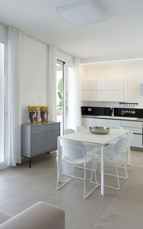 Villa Paradisus: Cuisine, Salle à manger, Salon