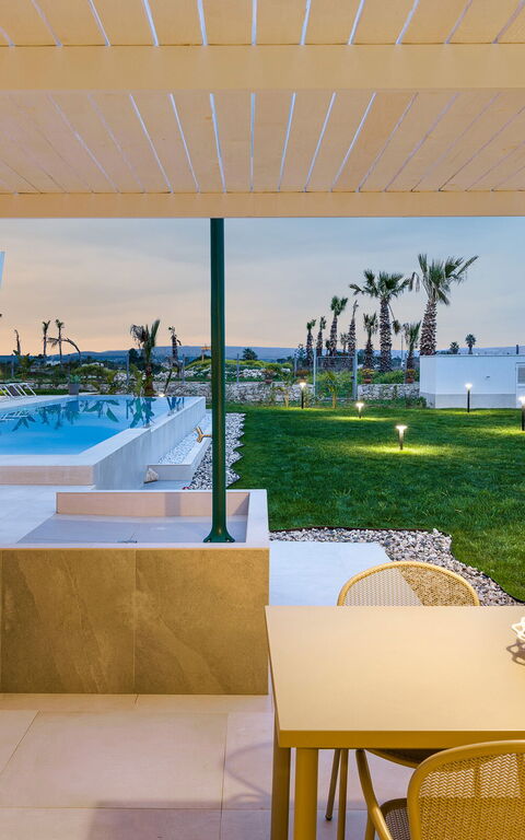 Villa Paradisus: Balcon / Terrasse / Patio, Extérieur, Extérieurs, Jardin