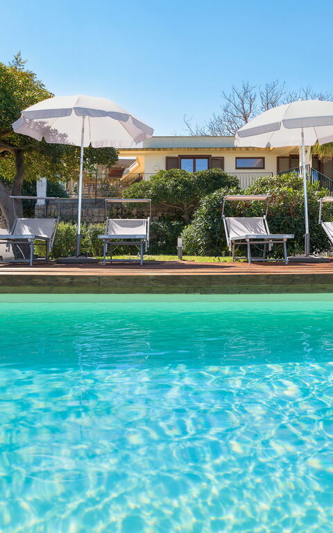 Villa Coralia: bassin, Extérieur, Extérieurs