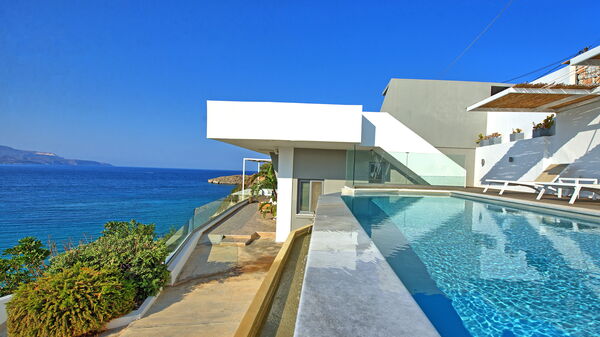 Villa Sapphire: bassin, Extérieur, Vues