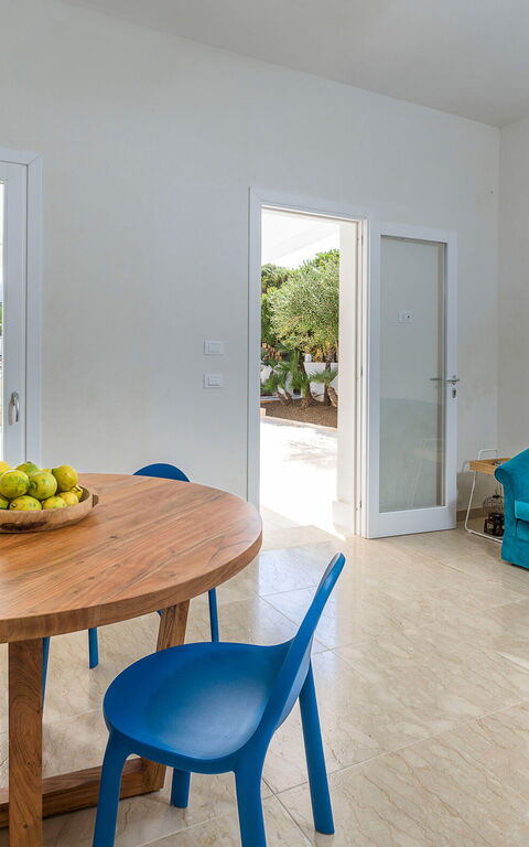 La Siesta: Cuisine, Salon