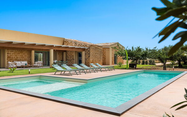 Villa Cavalè: bassin, Extérieur, Extérieurs