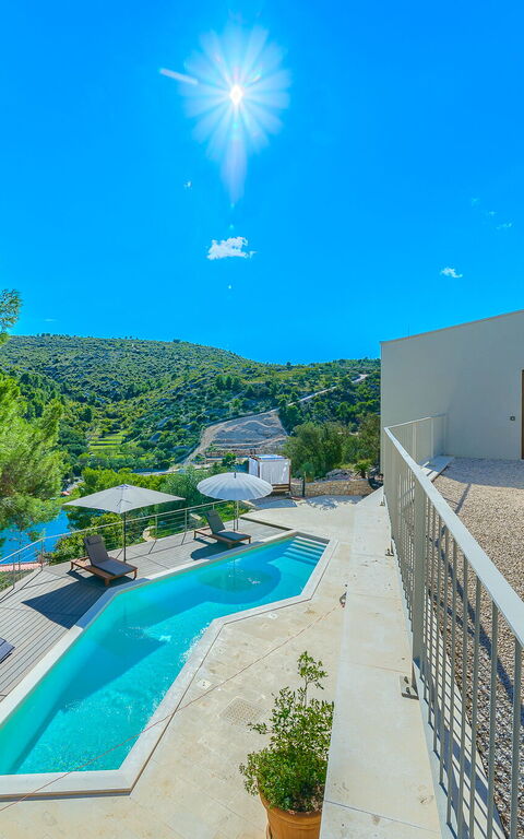 Villa Pine Haven: bassin, Extérieur, Extérieurs