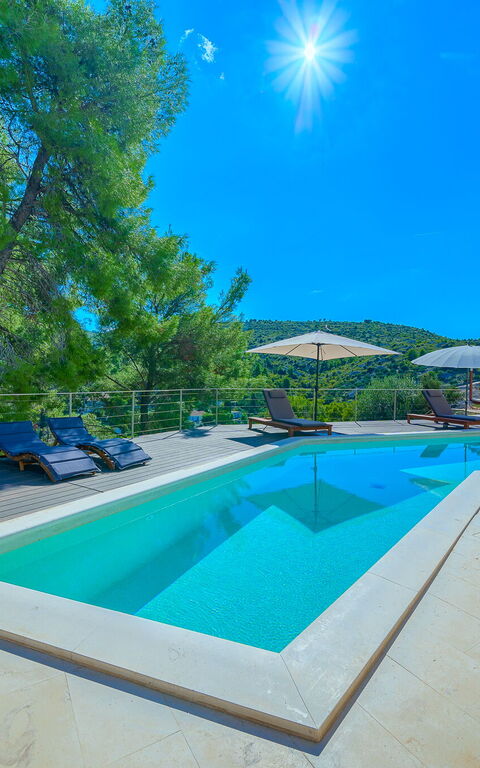 Villa Pine Haven: bassin, Extérieur, Extérieurs