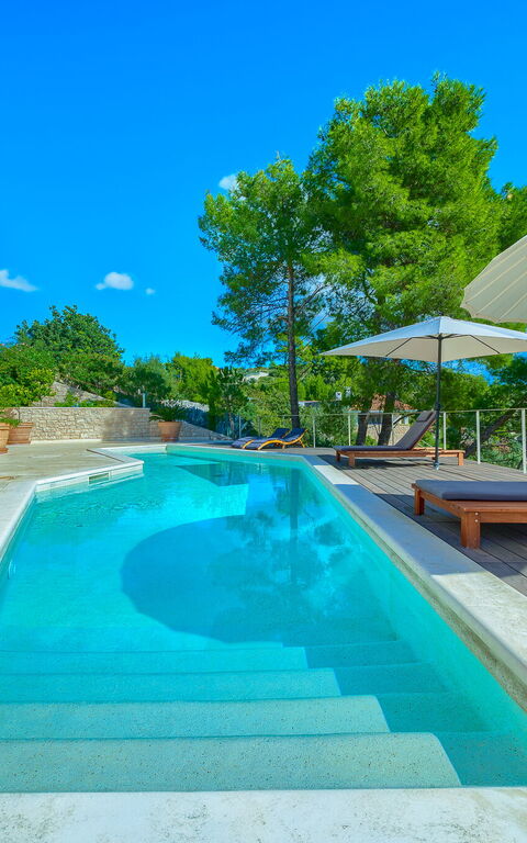 Villa Pine Haven: bassin, Extérieur, Extérieurs