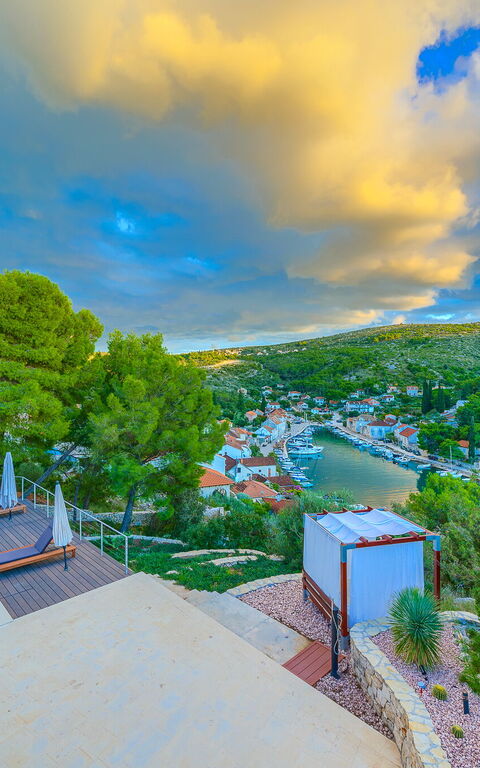 Villa Pine Haven: bassin, Extérieur, Extérieurs