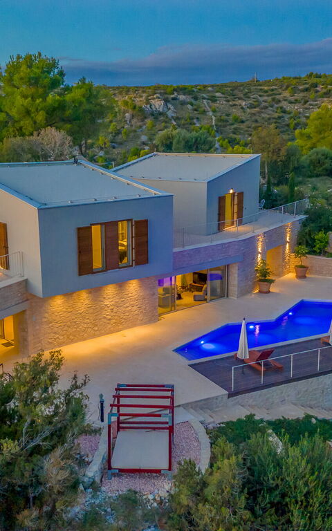 Villa Pine Haven: bassin, Extérieur, Extérieurs