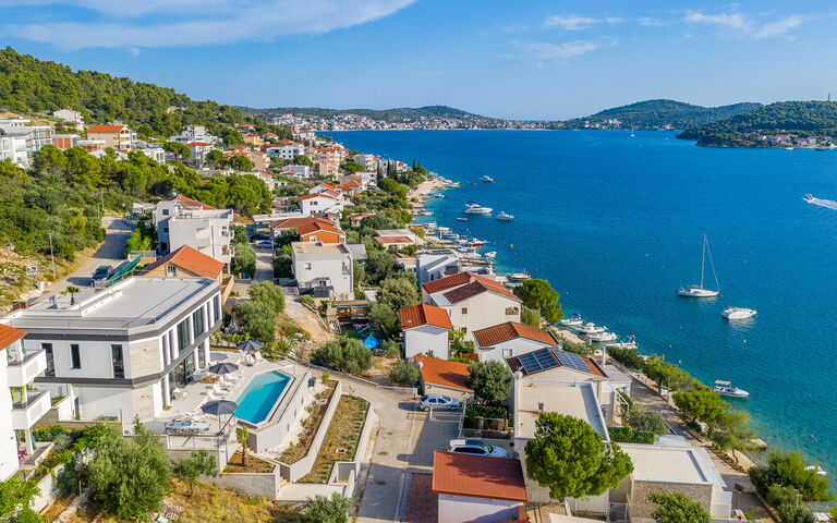 Villa Allina: bassin, Vues