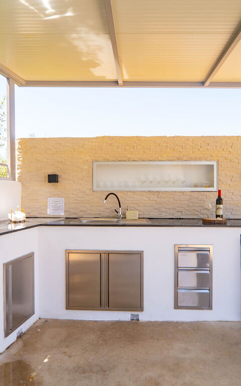 Christianna Apartments: Extérieur