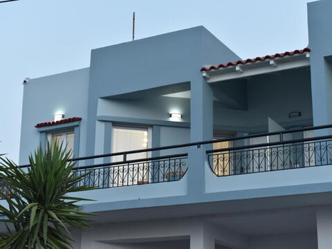 Christianna Apartments