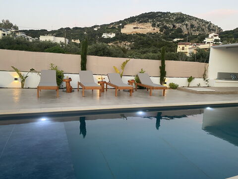 Christianna Apartments