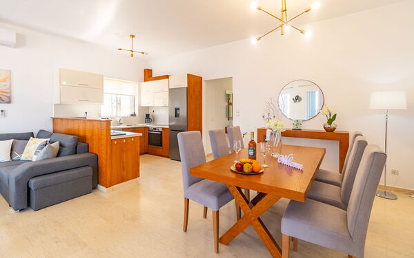 Logement Christianna Apartments 1: Cuisine, Salle à manger, Salon