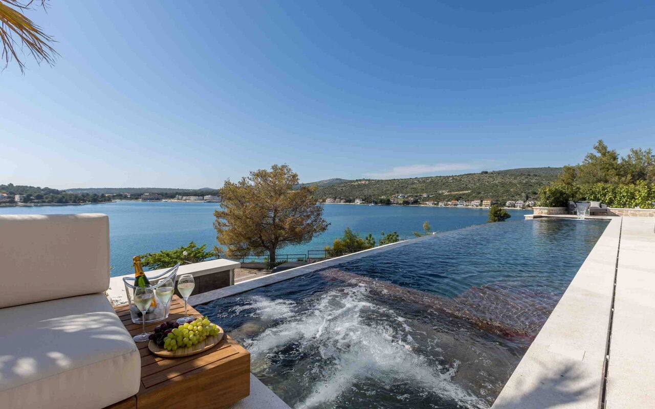 Villa Olive Vista 1: bassin, Extérieur, Extérieurs, Vues