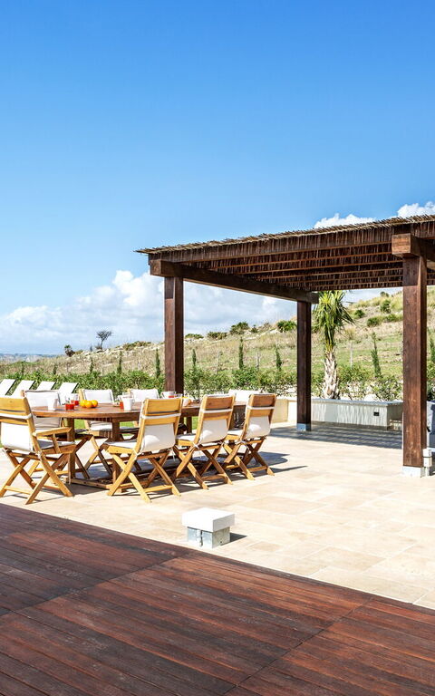 Villa Erakle: Extérieur, Extérieurs