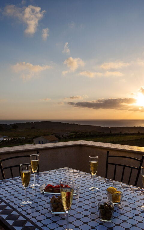 Villa Erakle: Extérieur, Extérieurs, Vues