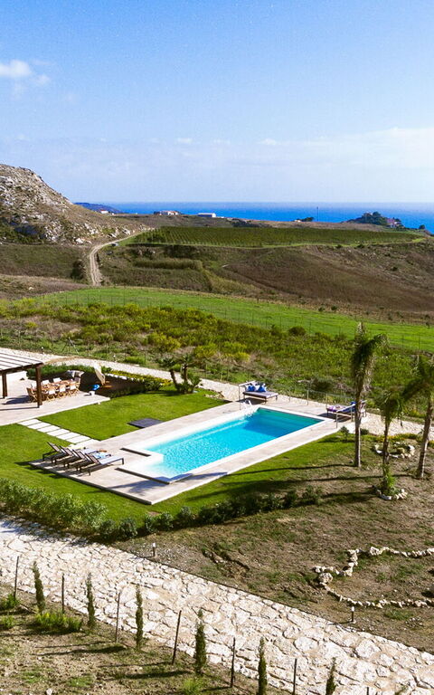 Villa Erakle: bassin, Jardin, Vues