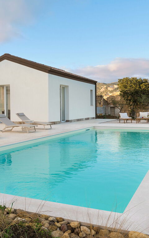 Villa Sike: bassin, Extérieur, Extérieurs, Vues