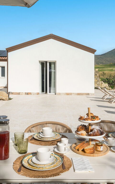 Villa Sike: Balcon / Terrasse / Patio, bassin, Extérieur, Extérieurs, Vues