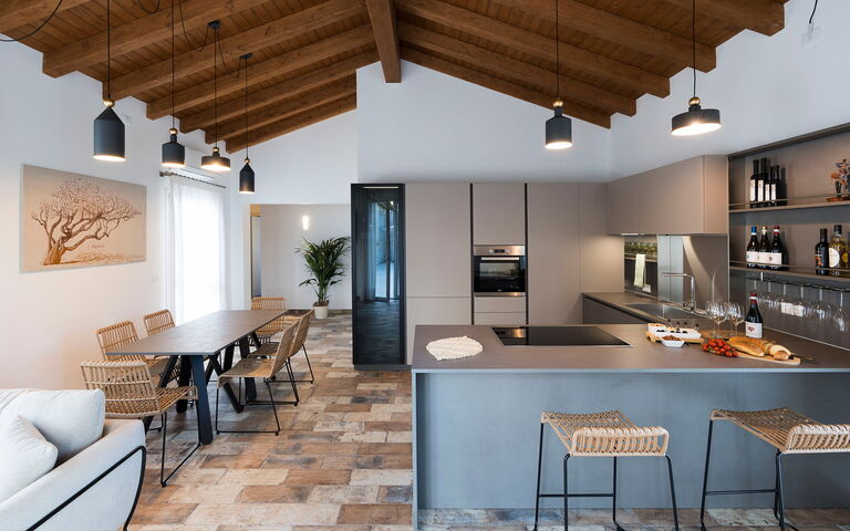 Villa Sike: Cuisine, Salle à manger