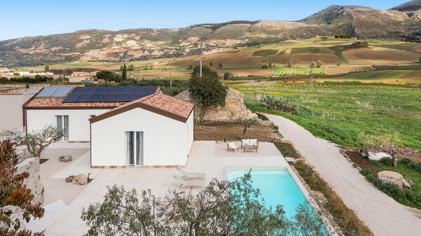 Villa Sike: bassin, Extérieur, Extérieurs, Vues