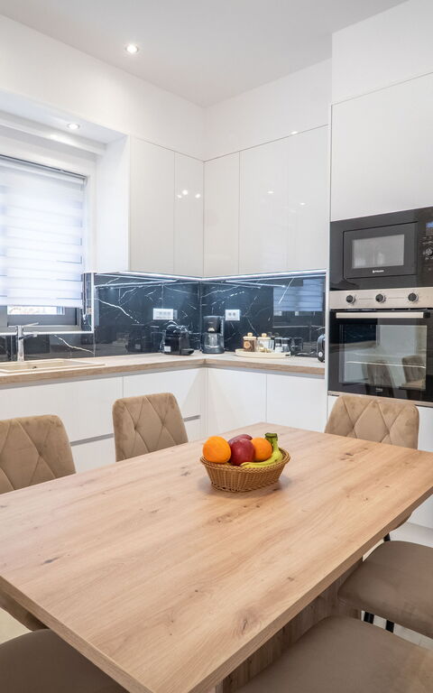 Villa Blini: Cuisine, Salle à manger