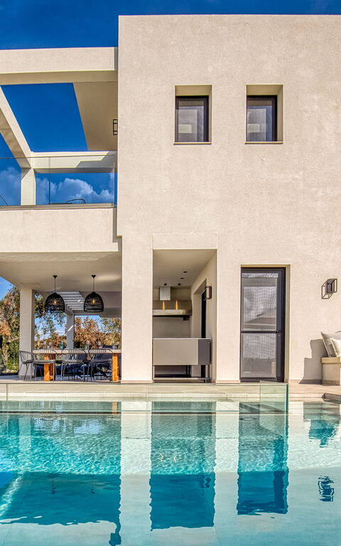 Villa Dominante: bassin, Extérieur, Extérieurs