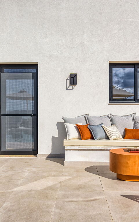 Villa Dominante: Extérieur, Extérieurs