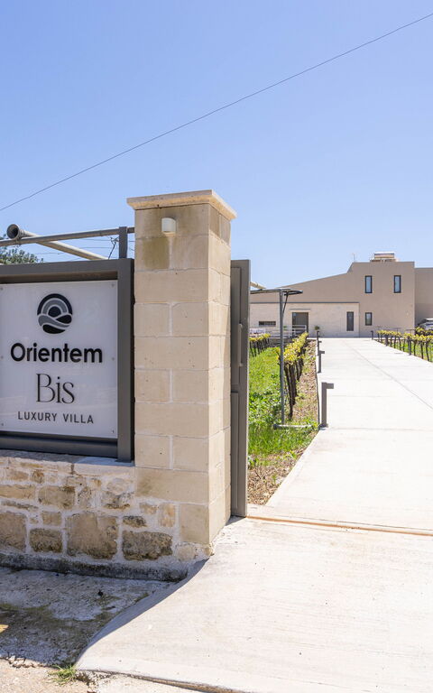 Villa Orientem Bis: Entrée principale, Extérieur, Extérieurs