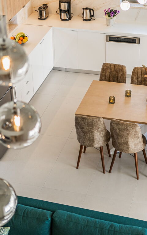 Villa Orientem Bis: Cuisine, Salle à manger, Salon