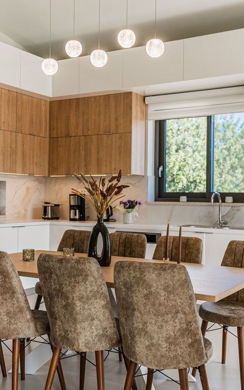 Villa Orientem Bis: Cuisine, Salle à manger, Salon