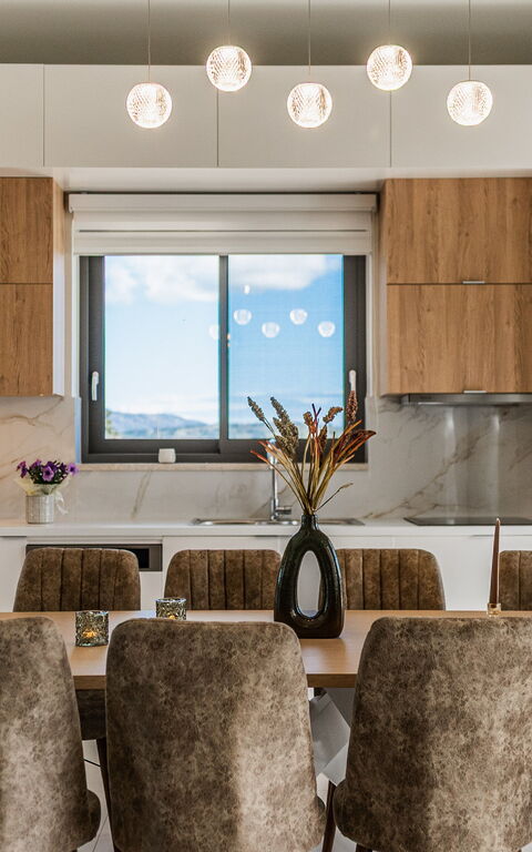 Villa Orientem Bis: Cuisine, Salle à manger, Salon