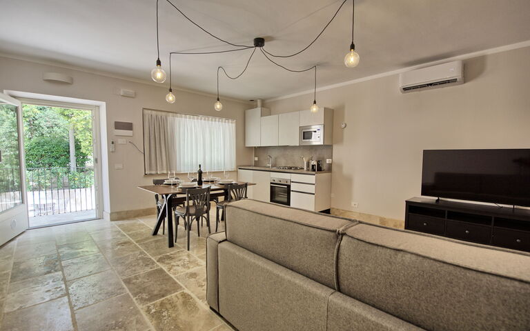 Logement Borgo Ariano 4: Cuisine, Salle à manger, Salon