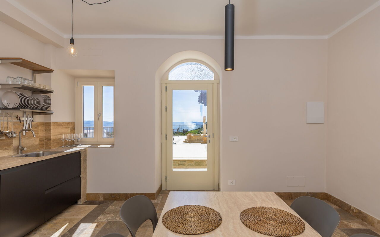 Logement Borgo Ariano 17: Cuisine, Salle à manger