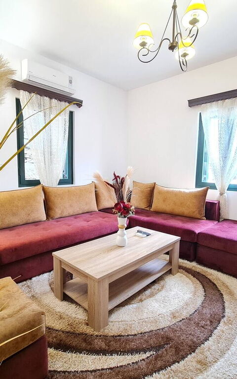 Villa Nikolas: Salon