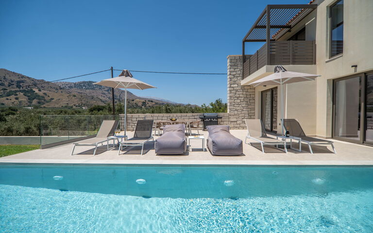 Villa Zen Aphrodite: bassin, Extérieur, Extérieurs