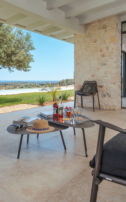 Netina Domus: Extérieur, Vues