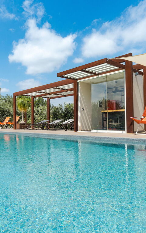 Corte Antigua: bassin, Extérieur, Extérieurs