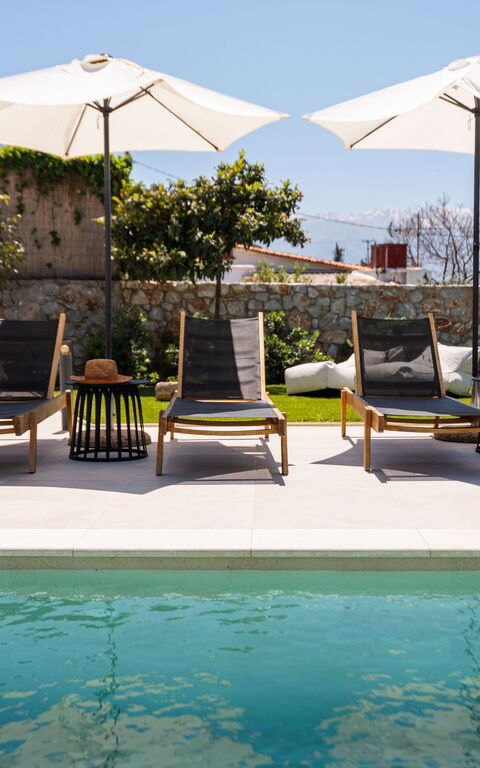 Villa Platon: bassin, Extérieur