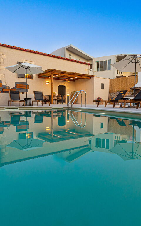 Villa Platon: bassin, Extérieur, Extérieurs