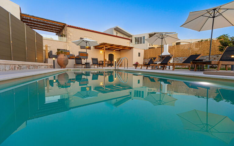 Villa Platon: bassin, Extérieur, Extérieurs