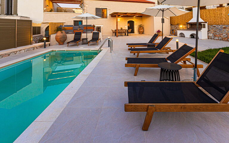 Villa Platon: bassin, Extérieur, Extérieurs