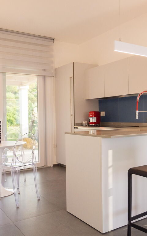 Villa Fior D'acqua: Cuisine, Salle à manger, Salon