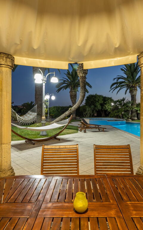 Villa Oasi Di Pace: Balcon / Terrasse / Patio, bassin, Extérieur, Extérieurs