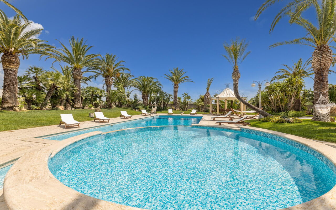 Villa Oasi Di Pace: bassin, Extérieur, Extérieurs